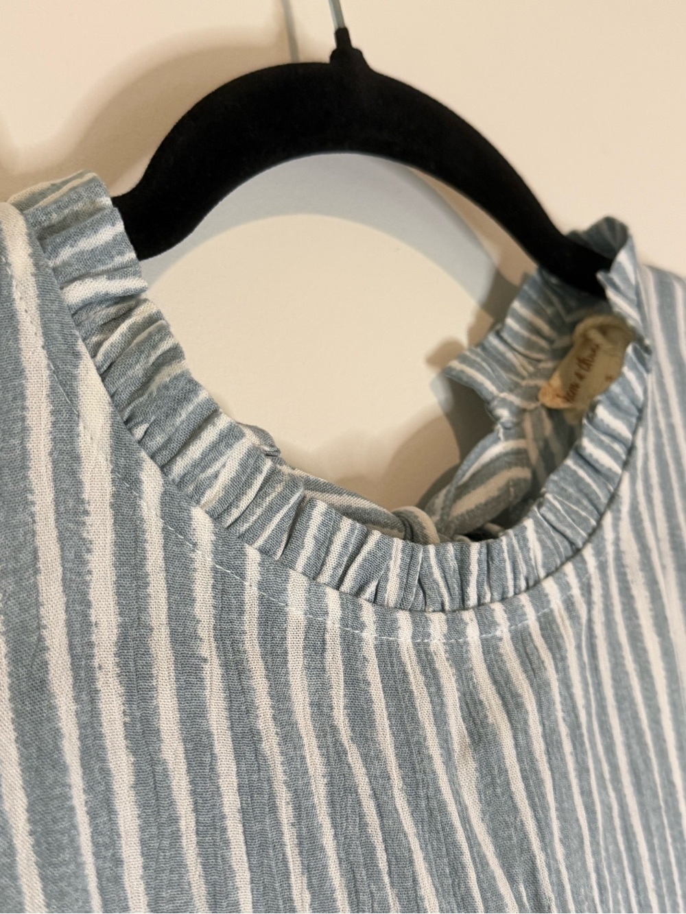 NWT (S) Hem & Thread Sleeveless Blue and White Striped Tank Top - Picture 4 of 6